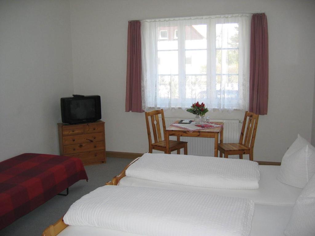 Fliegerhorst Hotel Dresden Buitenkant foto